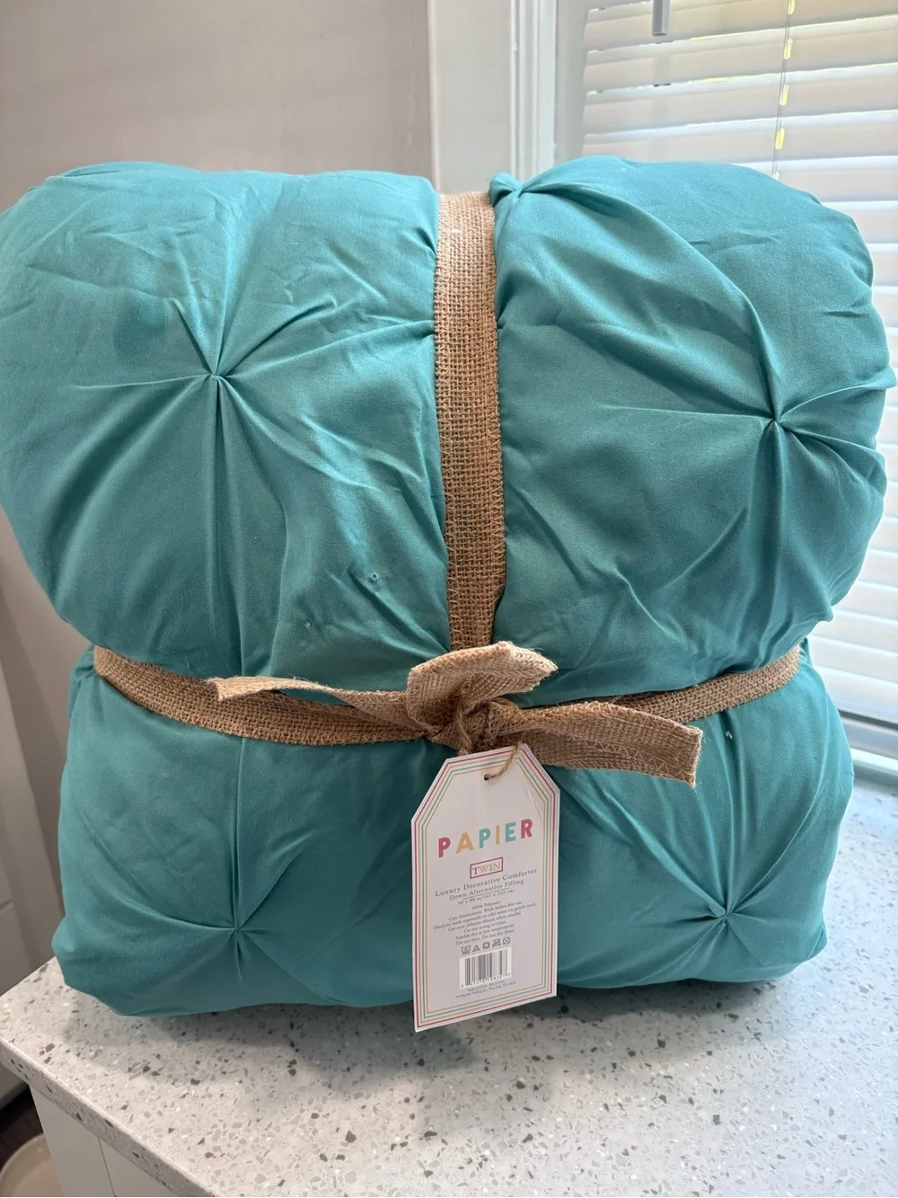 NEW Papier Twin Luxury Decorative Comforter - Teal- down alternative